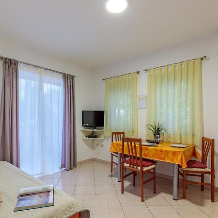 Apartments Alen Fazana Exterior photo