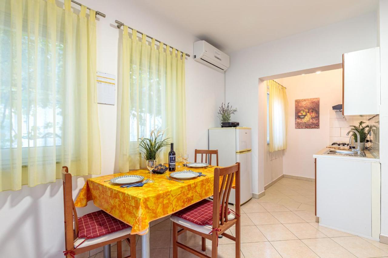 Apartments Alen Fazana Exterior photo