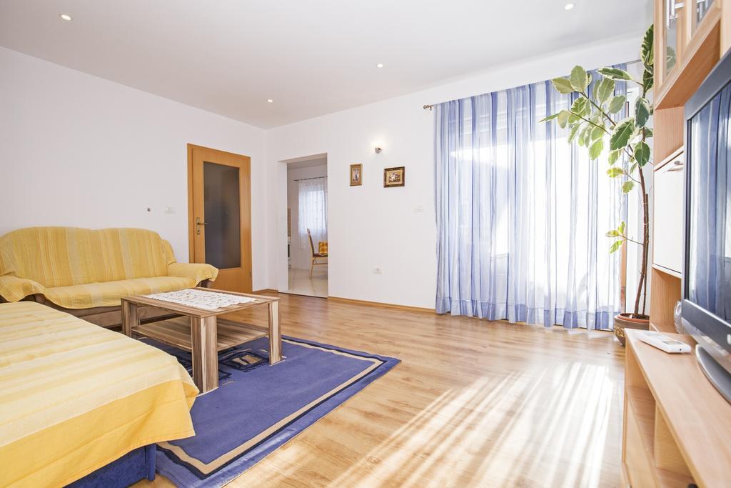 Apartments Alen Fazana Exterior photo